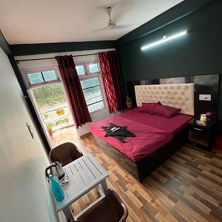 Shanti Cafe & Hostels Kasol Buitenkant foto