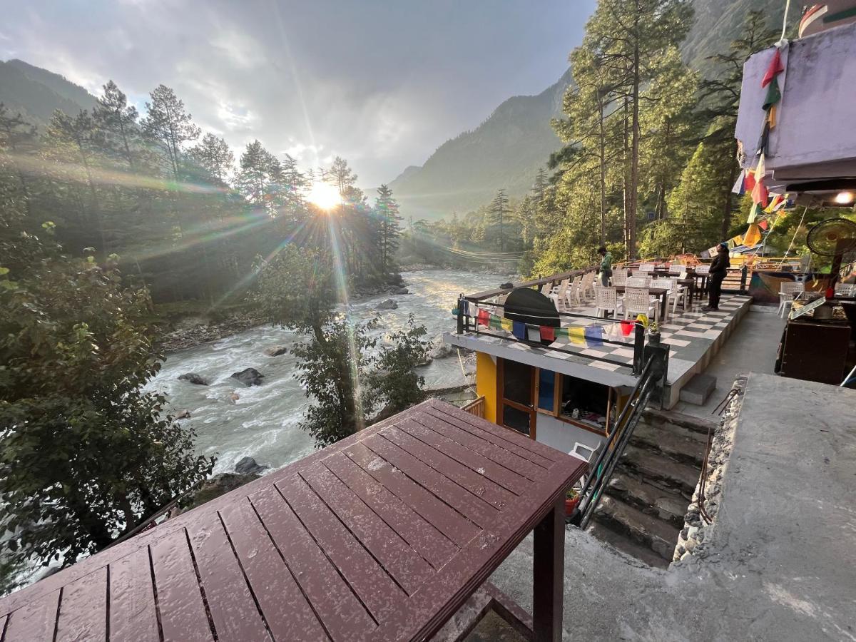 Shanti Cafe & Hostels Kasol Buitenkant foto