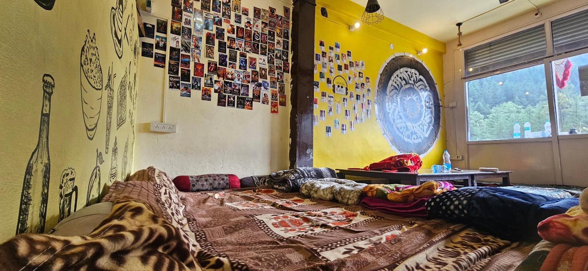 Shanti Cafe & Hostels Kasol Buitenkant foto